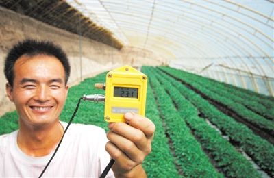 p>  寧夏移動為中衛特色農產品種植區7家設施蔬菜種苗培育場安裝了溫